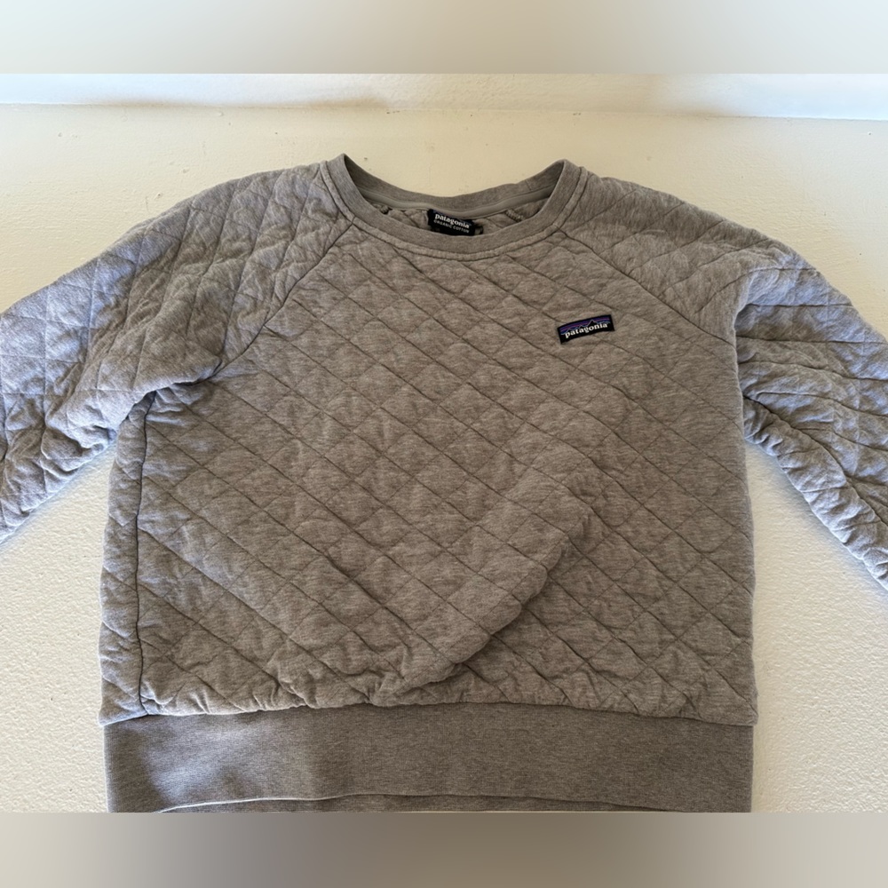 Grey quilted Patagonia Sweatshirt